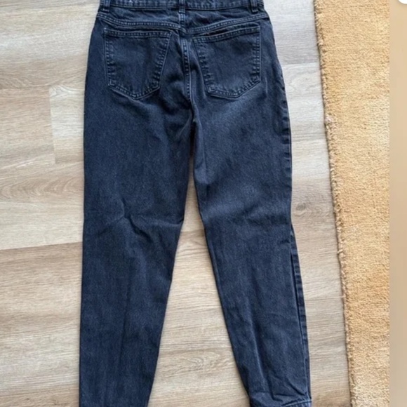 Gently Worn Mango Black High Rise Mom Jeans - Picture 2 of 4